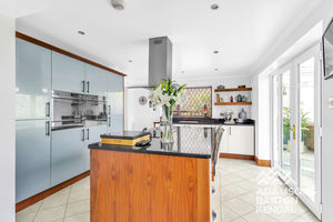 Photo 30- click for photo gallery